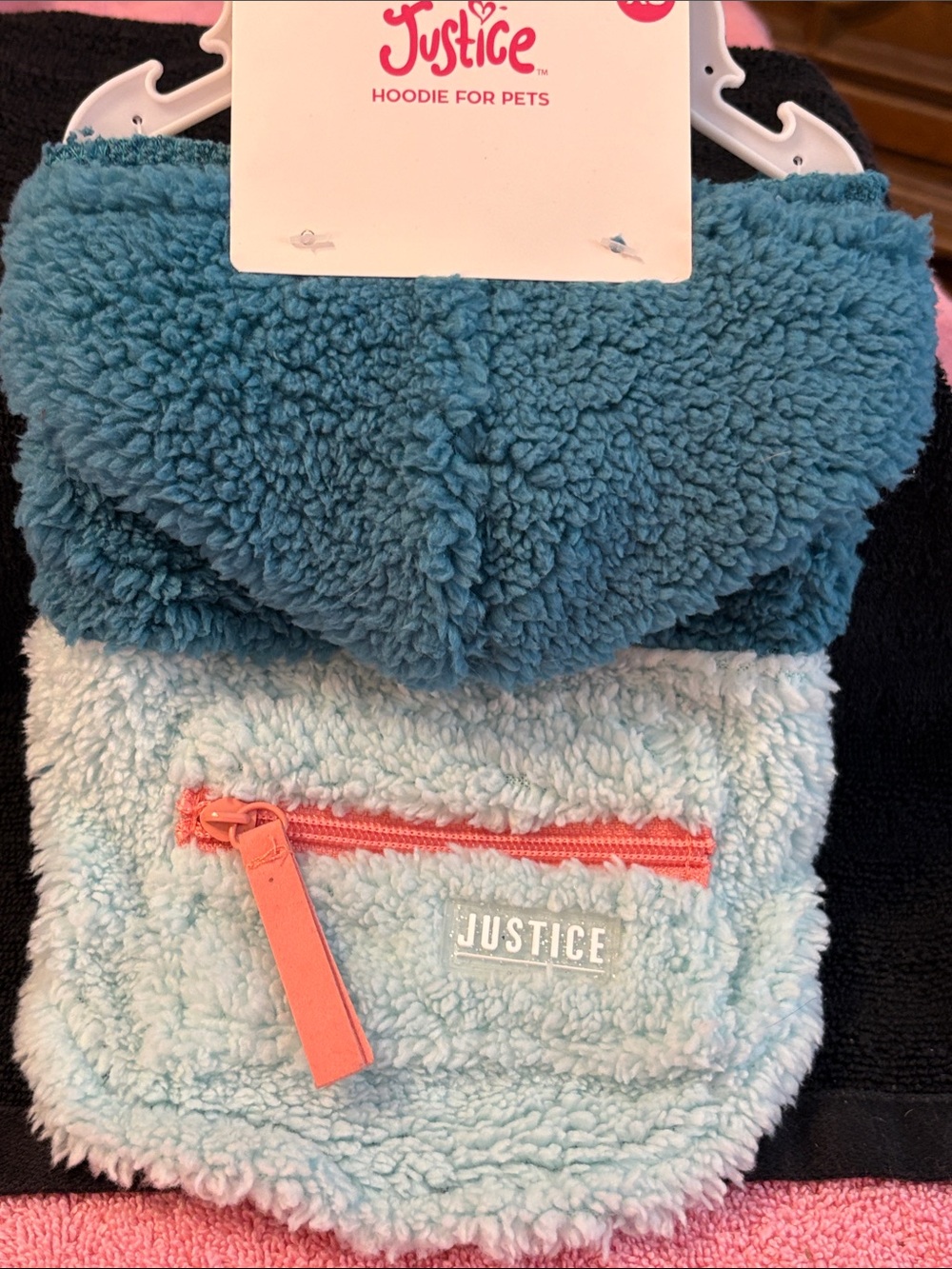 Justice Brand Pet Sherpa Dog Hoodie in teal w/an orange zipper pocket. XS